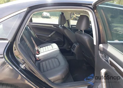 2018 Volkswagen Passat 2.0T Sel Premium z USA, uszkodzony, nr VIN 1VWCA7A32JC015396